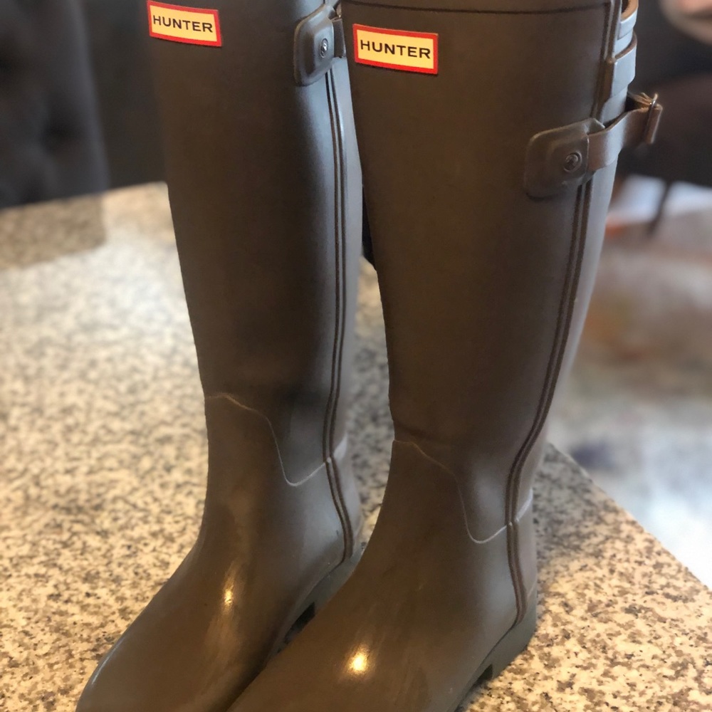 Hunter Tall Color-Block Rainboots ☔️